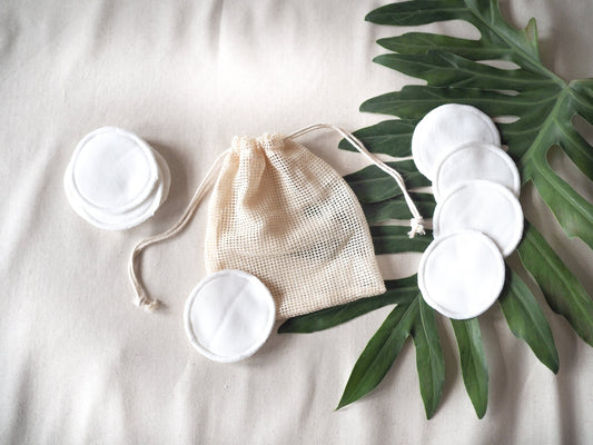 Facial Rounds - Bamboo - Eco Patch with Bag on Table